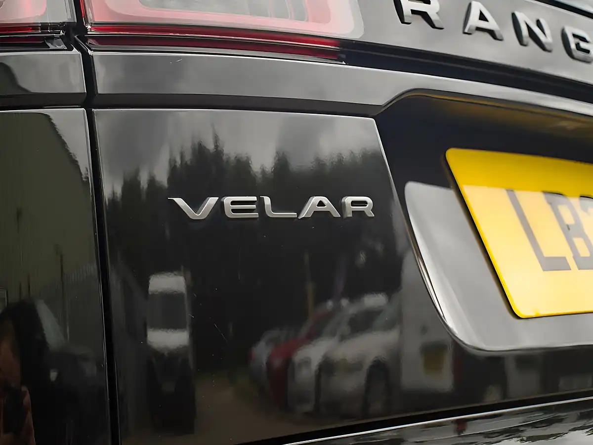 Used 2021 Land Rover Range Rover Velar R-Dynamic Se Black - Interior and Exterior details 15