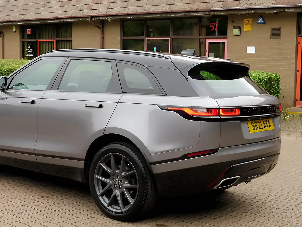Used 2021 Land Rover Range Rover Velar R-Dynamic Se Eiger Grey Metallic - Interior and Exterior details 12