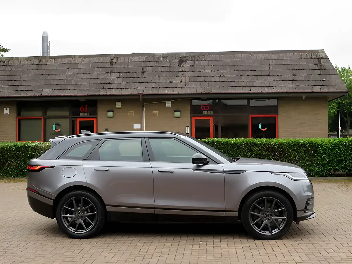 Used 2021 Land Rover Range Rover Velar R-Dynamic Se Eiger Grey Metallic - Interior and Exterior details 2