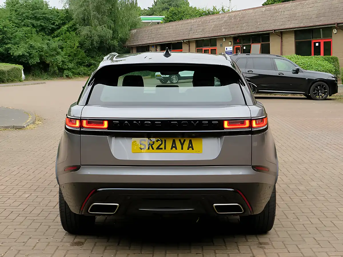 Used 2021 Land Rover Range Rover Velar R-Dynamic Se Eiger Grey Metallic - Interior and Exterior details 4