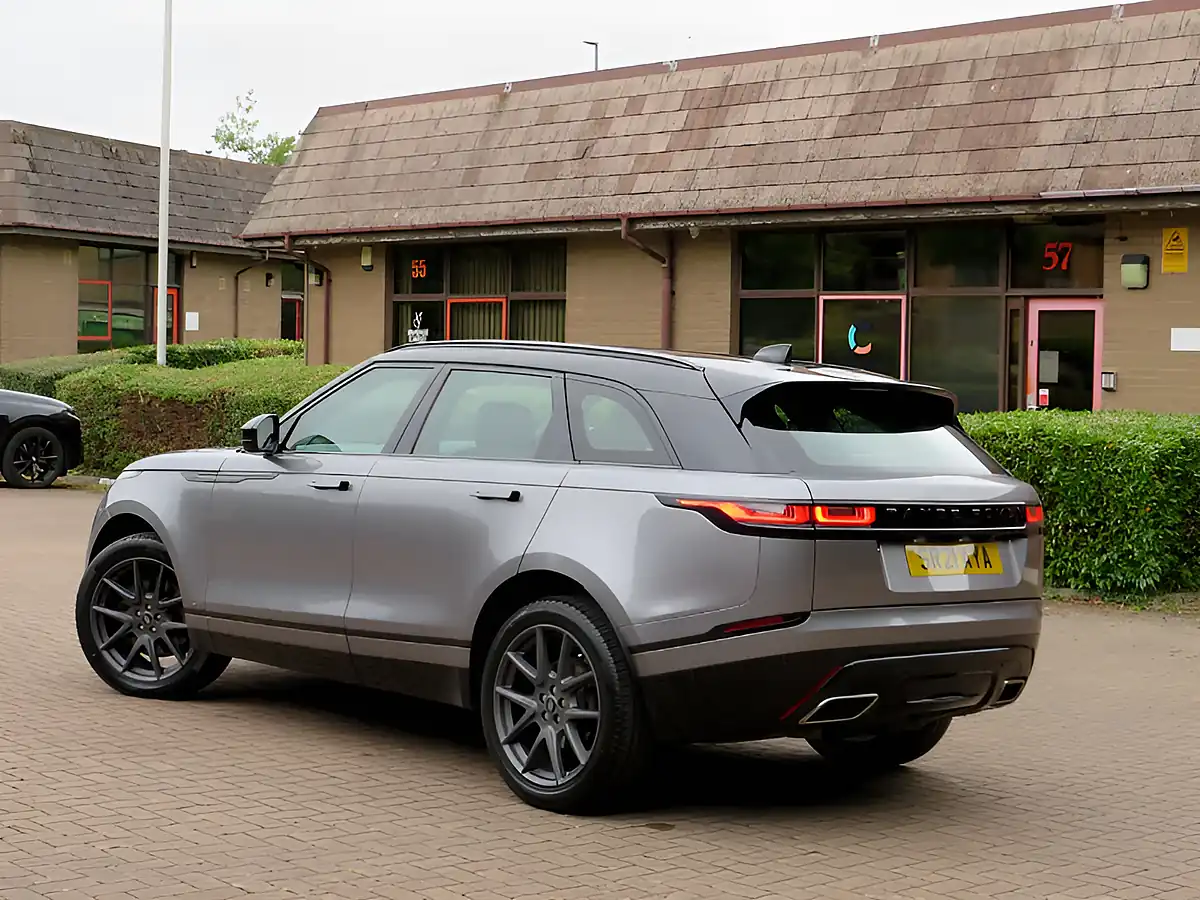 Used 2021 Land Rover Range Rover Velar R-Dynamic Se Eiger Grey Metallic - Interior and Exterior details 5