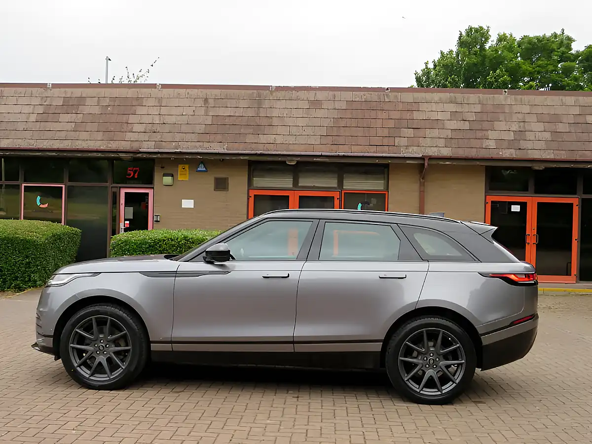 Used 2021 Land Rover Range Rover Velar R-Dynamic Se Eiger Grey Metallic - Interior and Exterior details 6