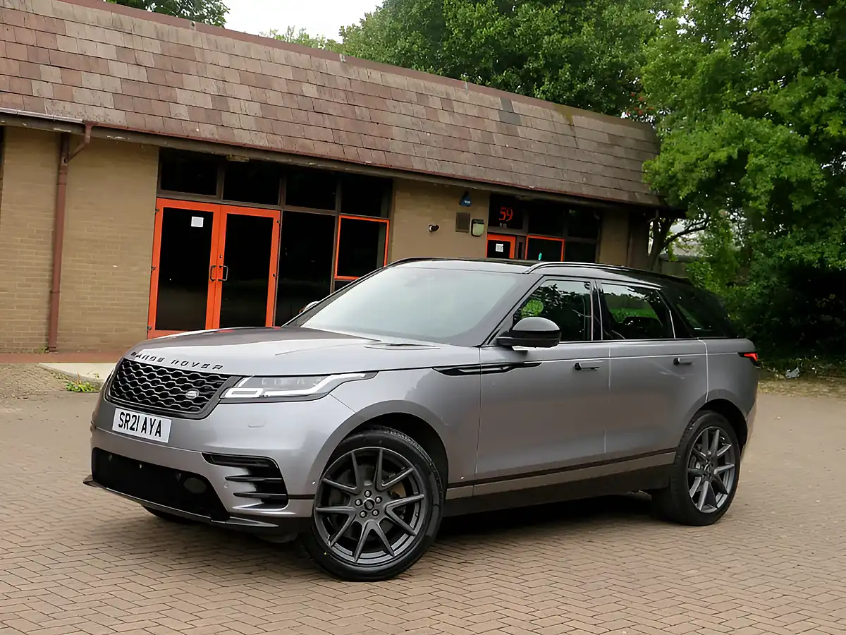 Used 2021 Land Rover Range Rover Velar R-Dynamic Se Eiger Grey Metallic - Interior and Exterior details 7