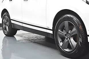 Used 2021 Land Rover Range Rover Velar R-Dynamic White - Interior and Exterior details 15