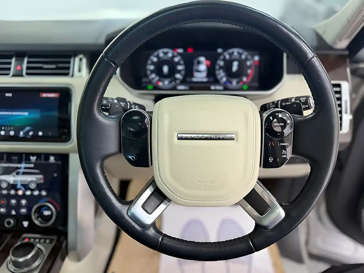 Used 2021 Land Rover Range Rover Vogue Silver - Interior and Exterior details 10