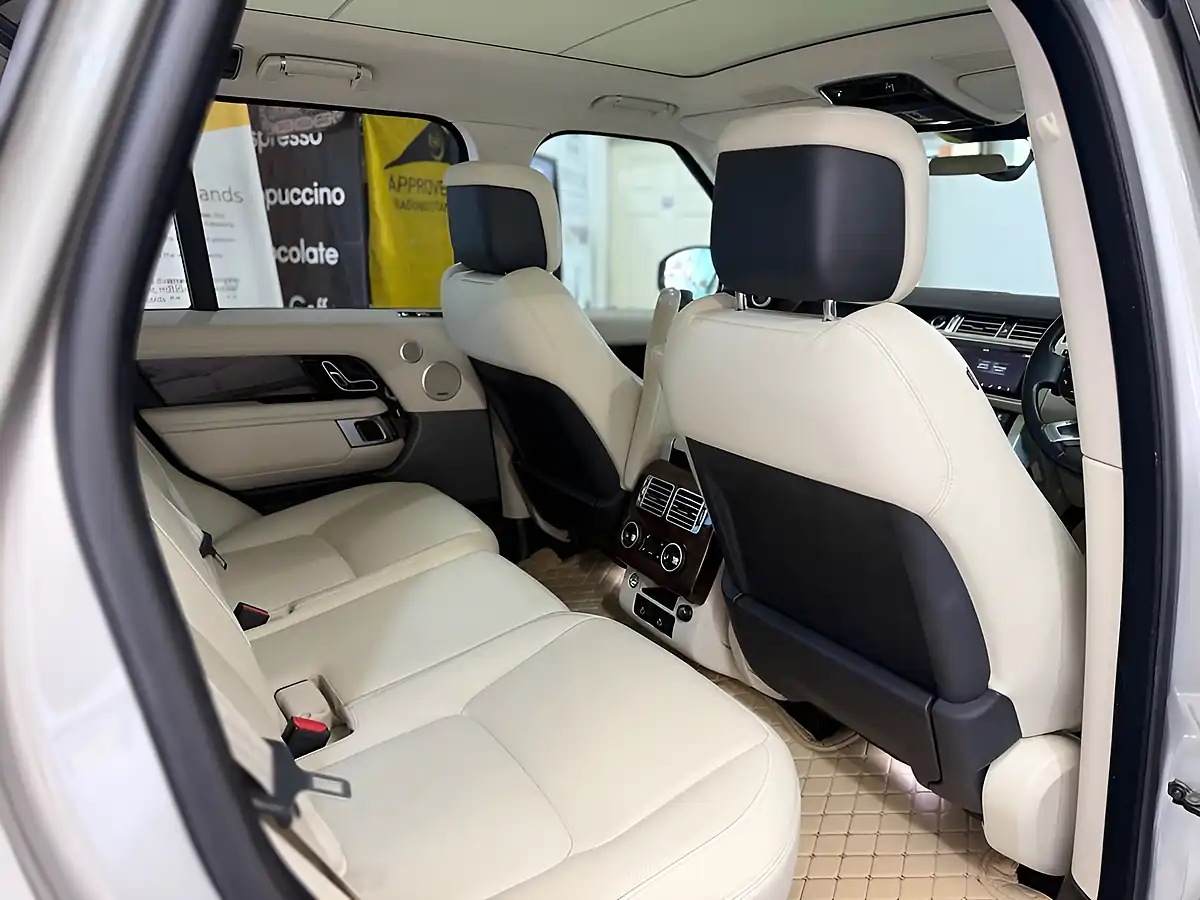 Used 2021 Land Rover Range Rover Vogue Silver - Interior and Exterior details 15