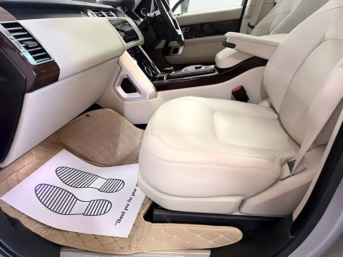 Used 2021 Land Rover Range Rover Vogue Silver - Interior and Exterior details 19