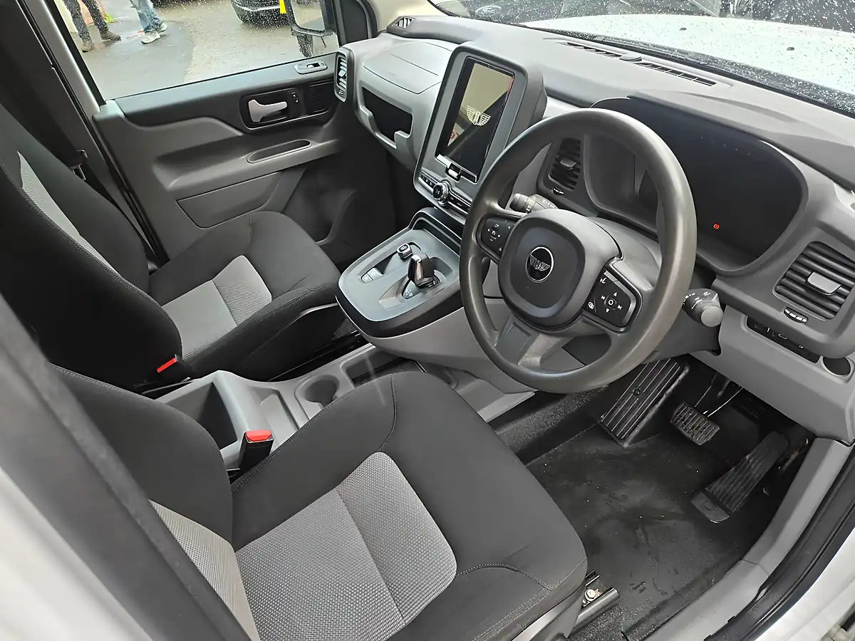 Used 2021 Levc VN5 Business Van White - Interior and Exterior details 13