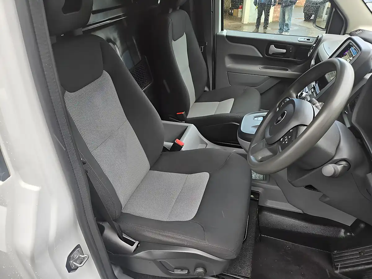 Used 2021 Levc VN5 Business Van White - Interior and Exterior details 17