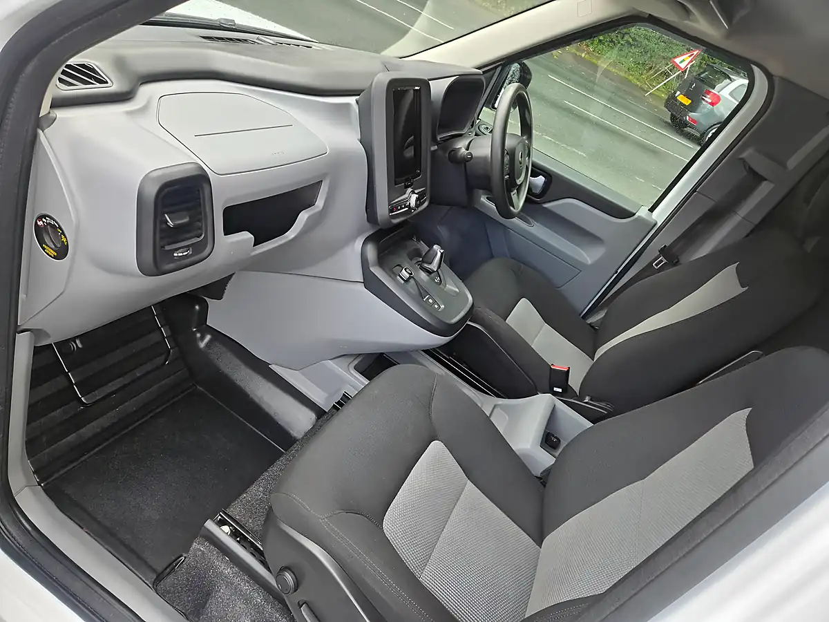Used 2021 Levc VN5 Business Van White - Interior and Exterior details 5