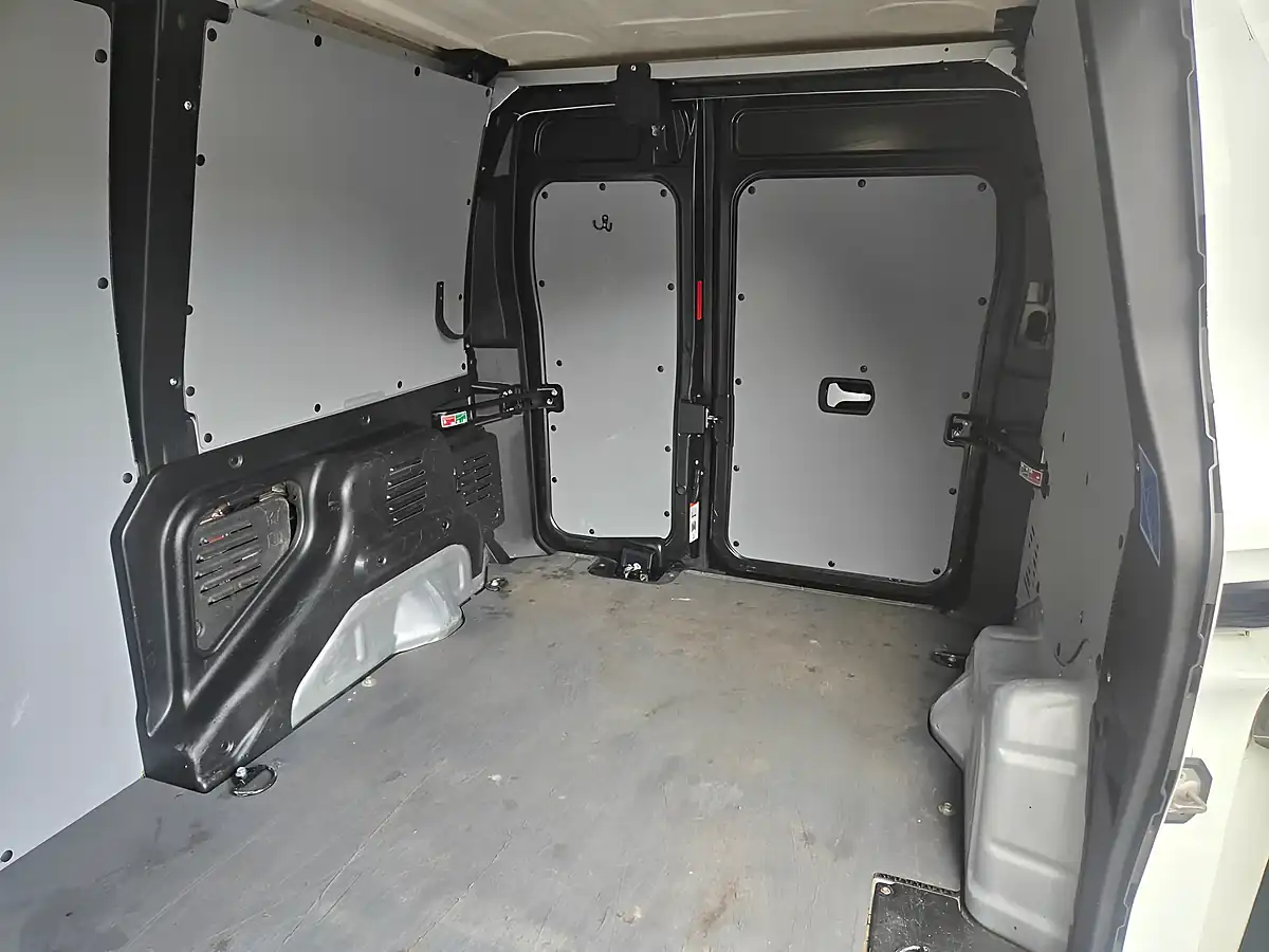 Used 2021 Levc VN5 Business Van White - Interior and Exterior details 8