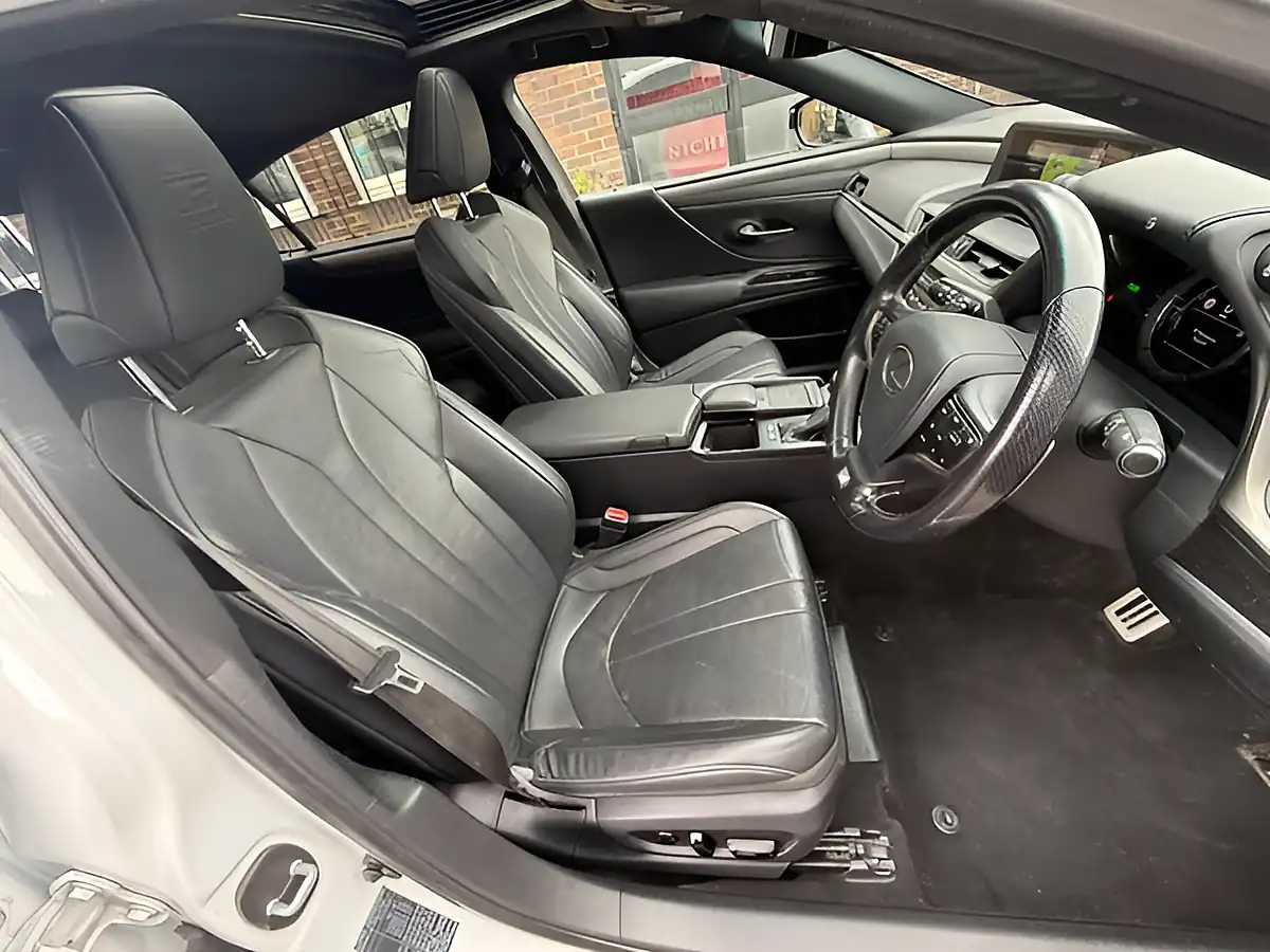 Used 2021 Lexus Es F Sport White - Interior and Exterior details 10