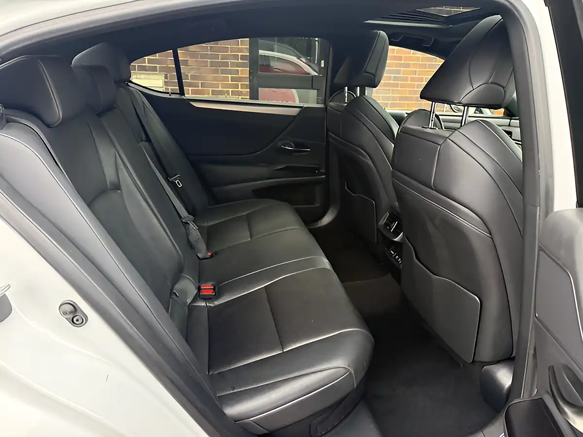 Used 2021 Lexus Es F Sport White - Interior and Exterior details 12