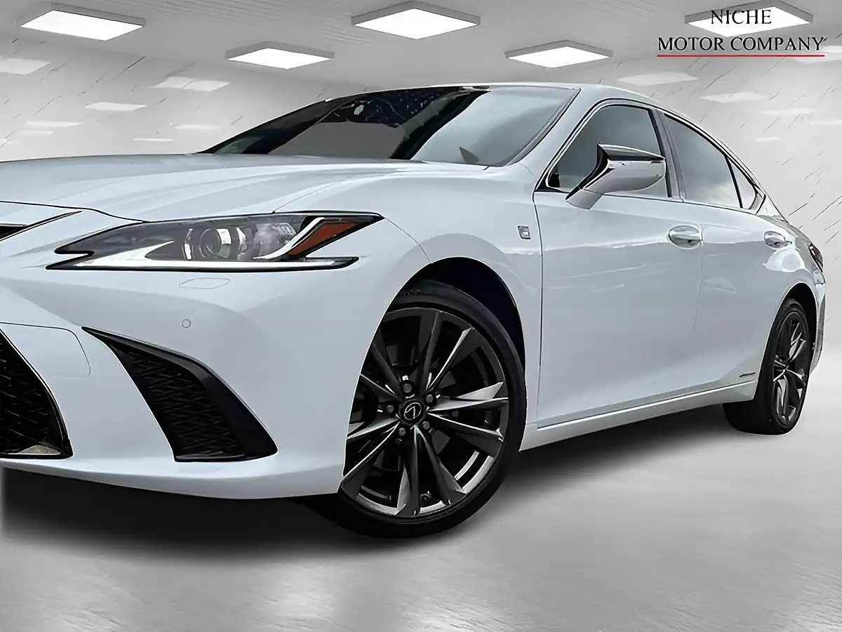 Used 2021 Lexus Es F Sport White - Interior and Exterior details 18