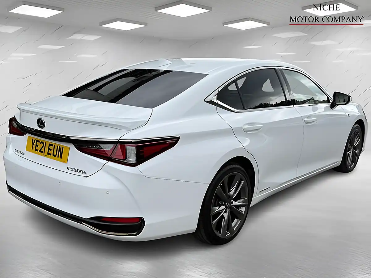 Used 2021 Lexus Es F Sport White - Interior and Exterior details 5