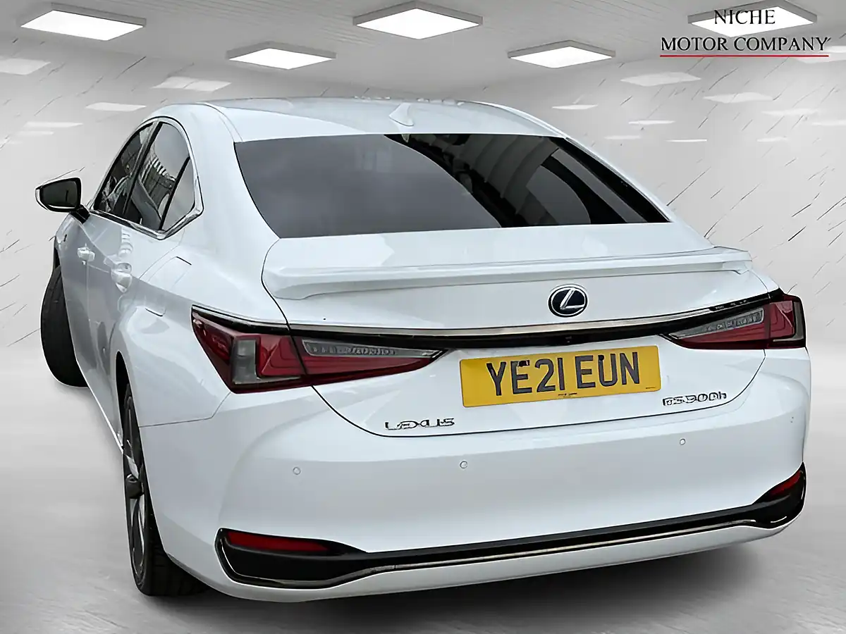 Used 2021 Lexus Es F Sport White - Interior and Exterior details 6