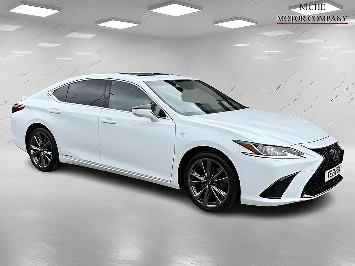 Used 2021 Lexus Es F Sport White - Interior and Exterior details 7