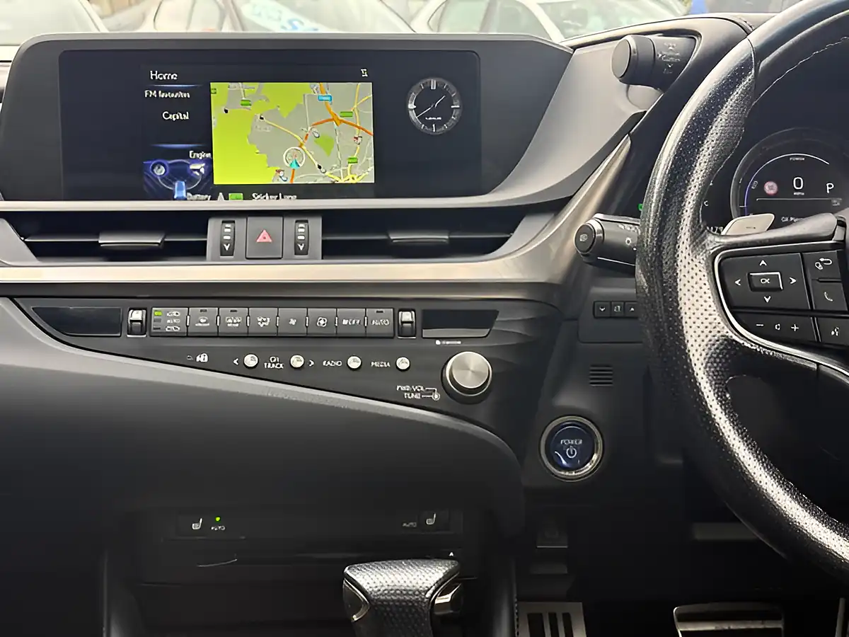 Used 2021 Lexus Es F Sport White - Interior and Exterior details 9