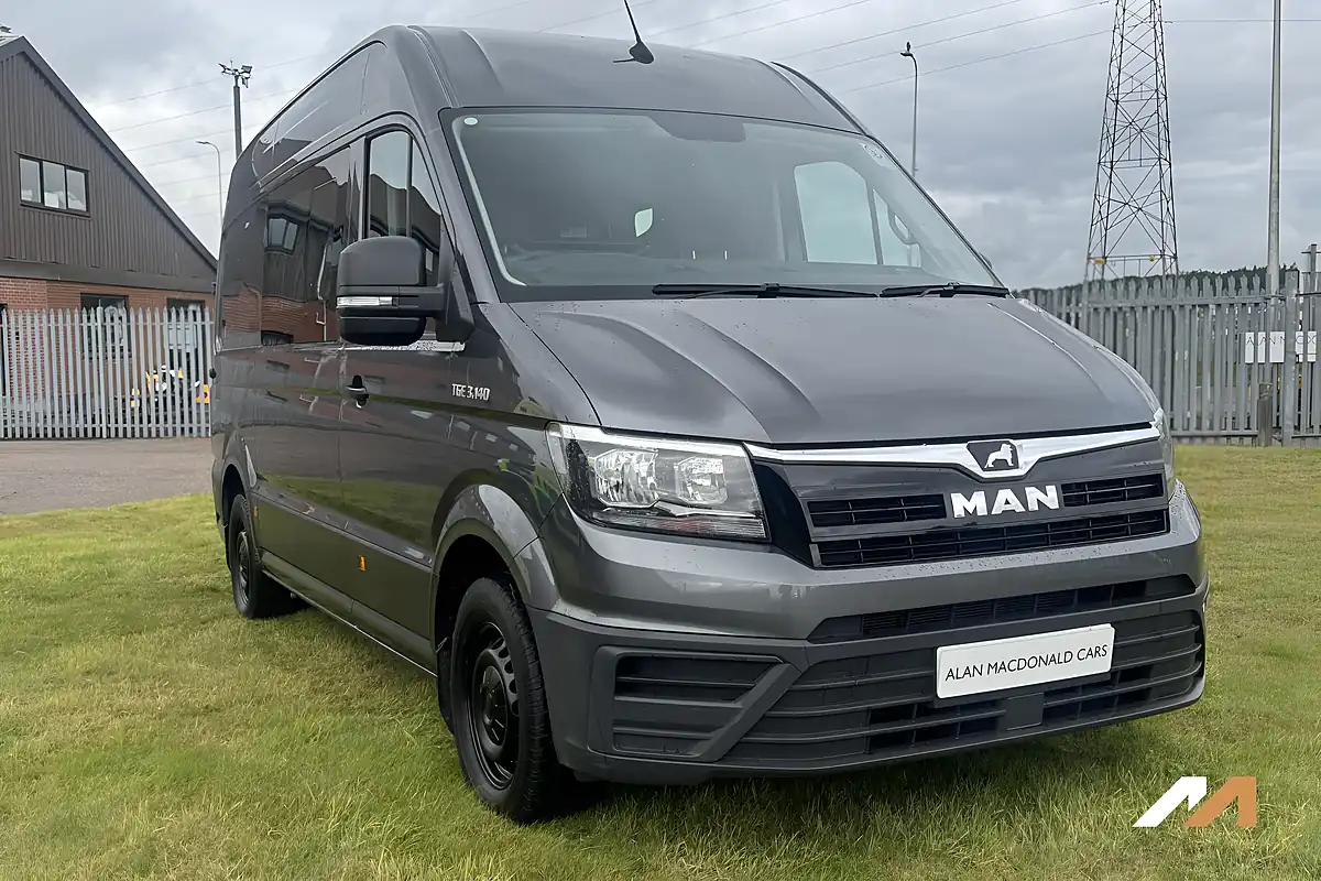 Used 2021 Man Tge Standard Medium Roof Grey - Front View