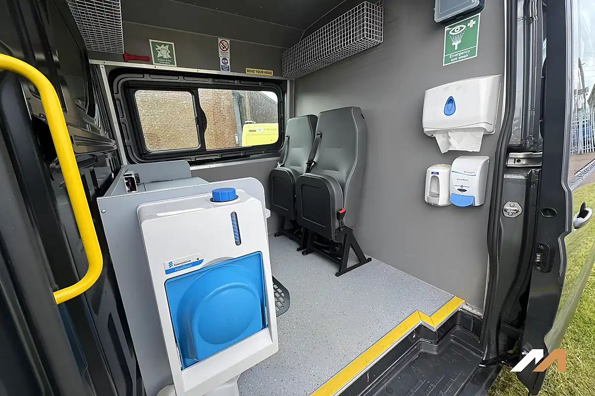 Used 2021 Man Tge Standard Medium Roof Grey - Interior and Exterior details 16