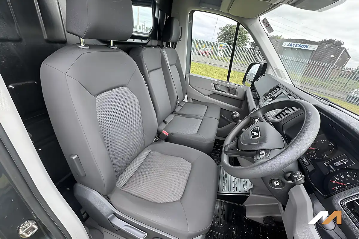 Used 2021 Man Tge Standard Medium Roof Grey - Interior and Exterior details 8