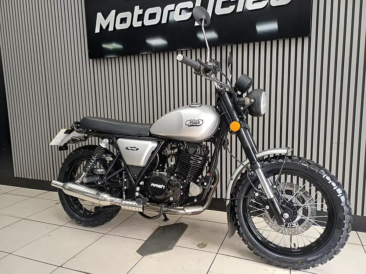 Used 2021 Mash Two Fifty 250 Scrambler Matt Silver - Interior and Exterior details 6