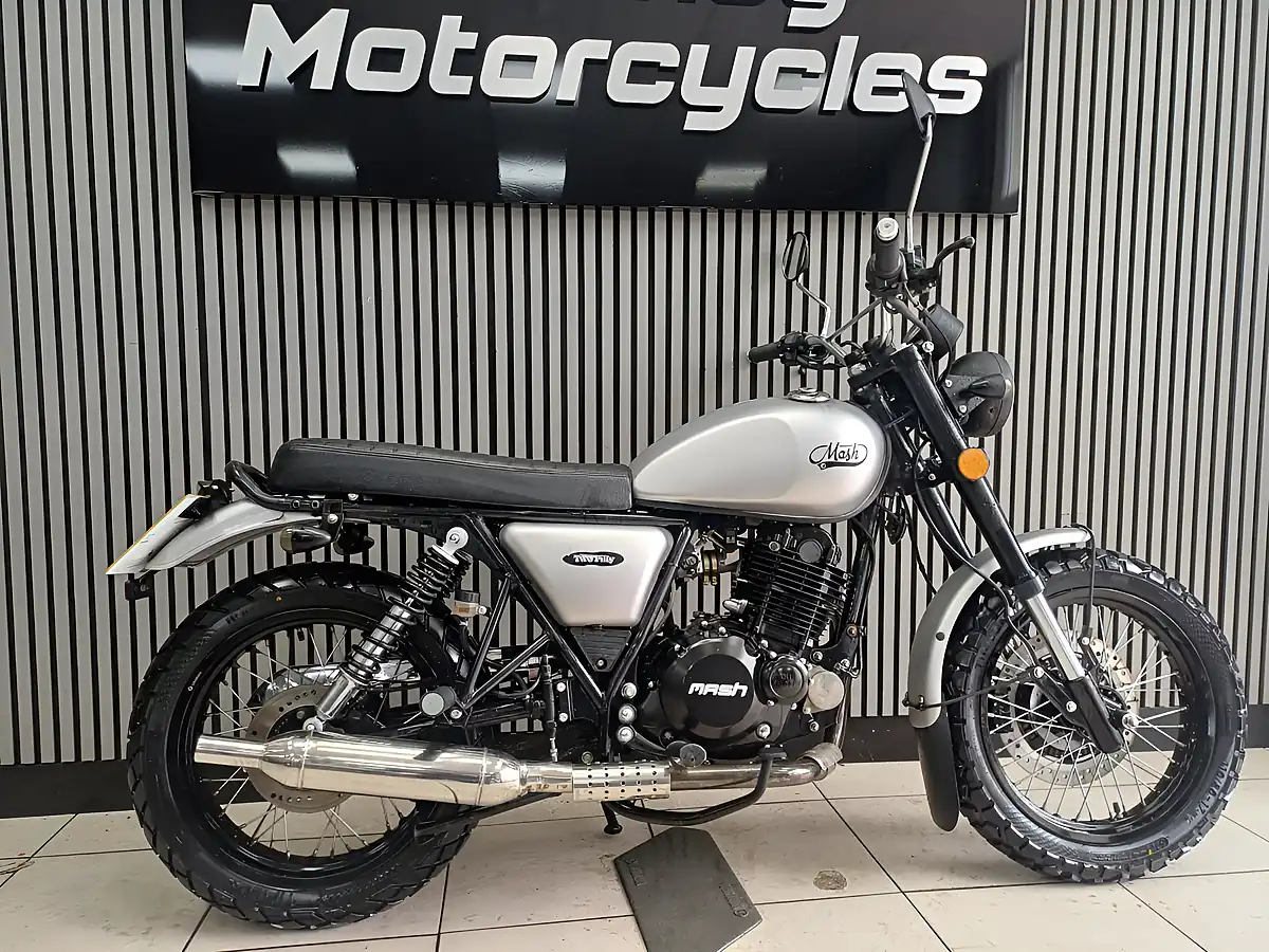 Used 2021 Mash Two Fifty 250 Scrambler Matt Silver - Interior and Exterior details 7