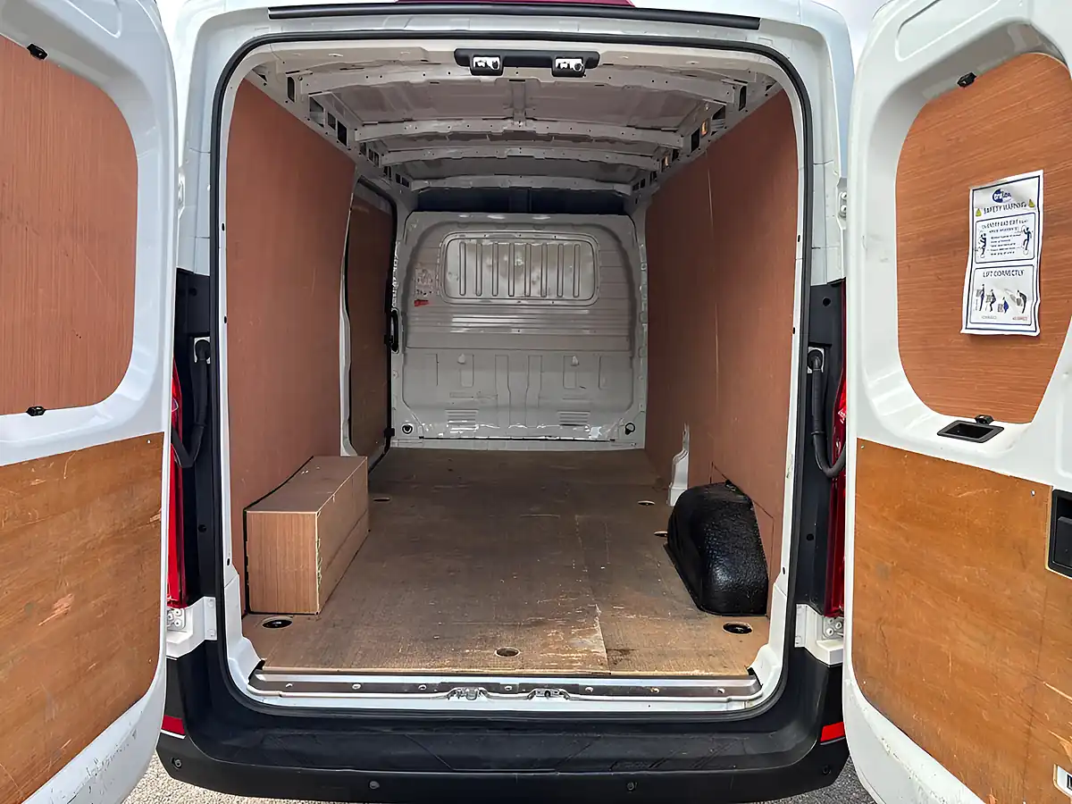Used 2021 Maxus Deliver 9 L3 H2 White - Interior and Exterior details 12
