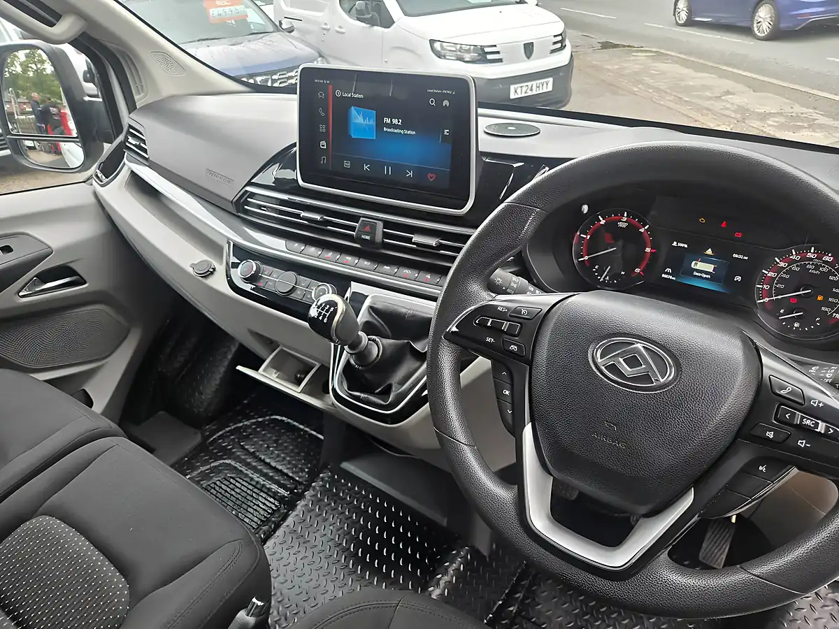 Used 2021 Maxus Deliver 9 Lux High Roof White - Interior and Exterior details 15