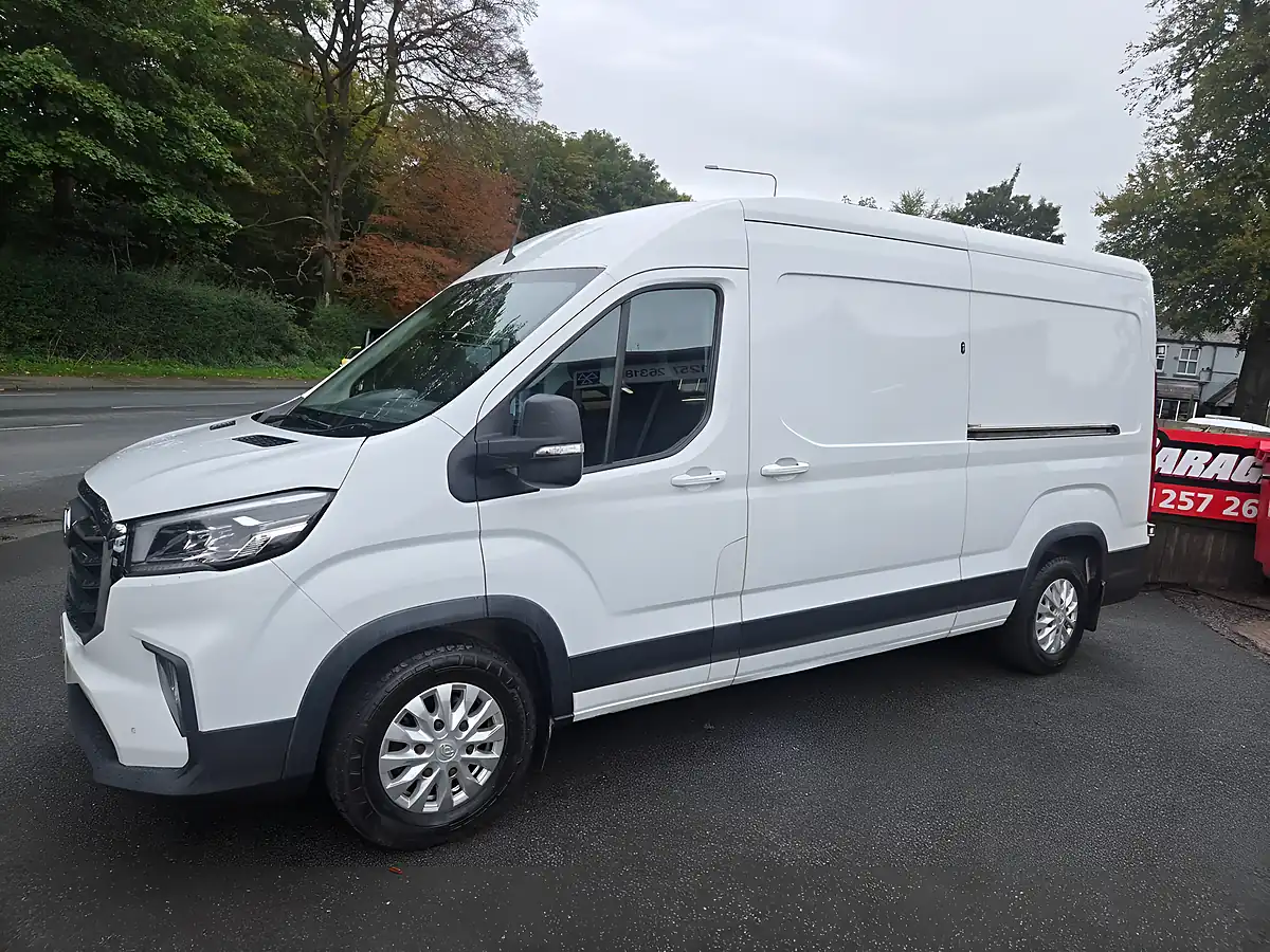 Used 2021 Maxus Deliver 9 Lux High Roof White - Interior and Exterior details 3
