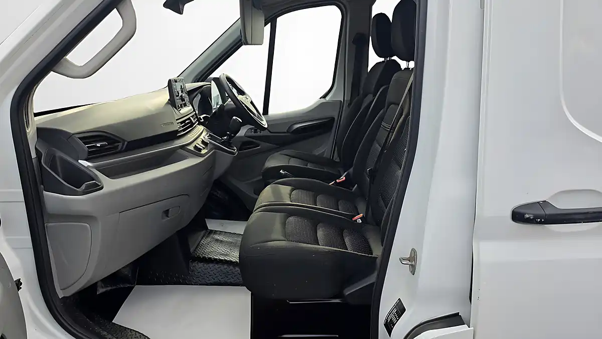 Used 2021 Maxus Deliver 9 Mwb High Roof White - Interior and Exterior details 14