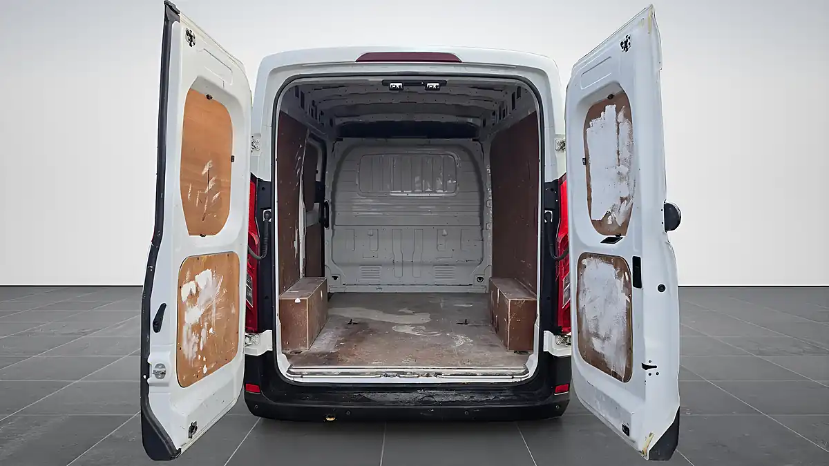 Used 2021 Maxus Deliver 9 Mwb High Roof White - Interior and Exterior details 9
