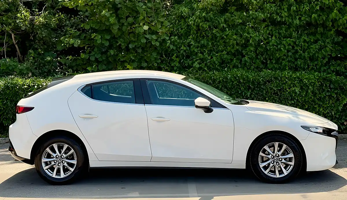 Used 2021 Mazda Mazda3 Se-L White - Interior and Exterior details 10