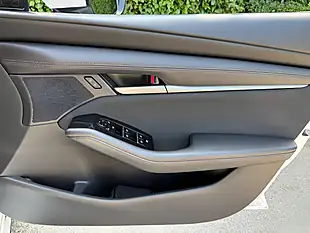 Used 2021 Mazda Mazda3 Se-L White - Interior and Exterior details 12