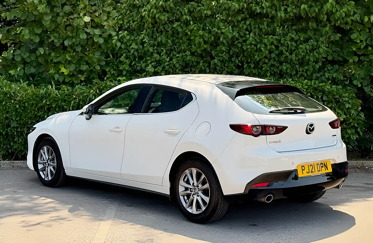 Used 2021 Mazda Mazda3 Se-L White - Interior and Exterior details 3
