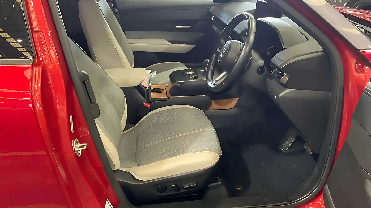 Used 2021 Mazda MX-30 First Edition Red - Interior and Exterior details 8