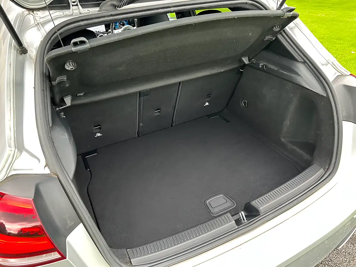 Used 2021 Mercedes-Benz a Class AMG Line (executive) Silver - Interior and Exterior details 18
