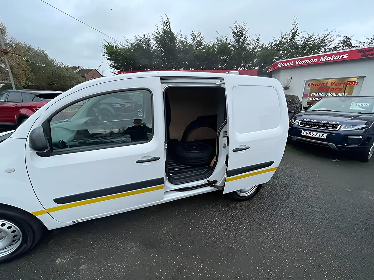 Used 2021 Mercedes-Benz Citan Pure L2 White - Interior and Exterior details 17