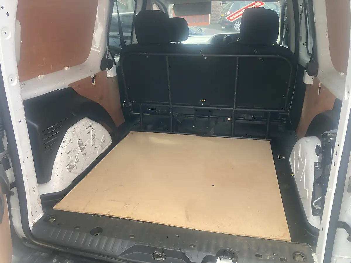 Used 2021 Mercedes-Benz Citan Pure L2 White - Interior and Exterior details 4