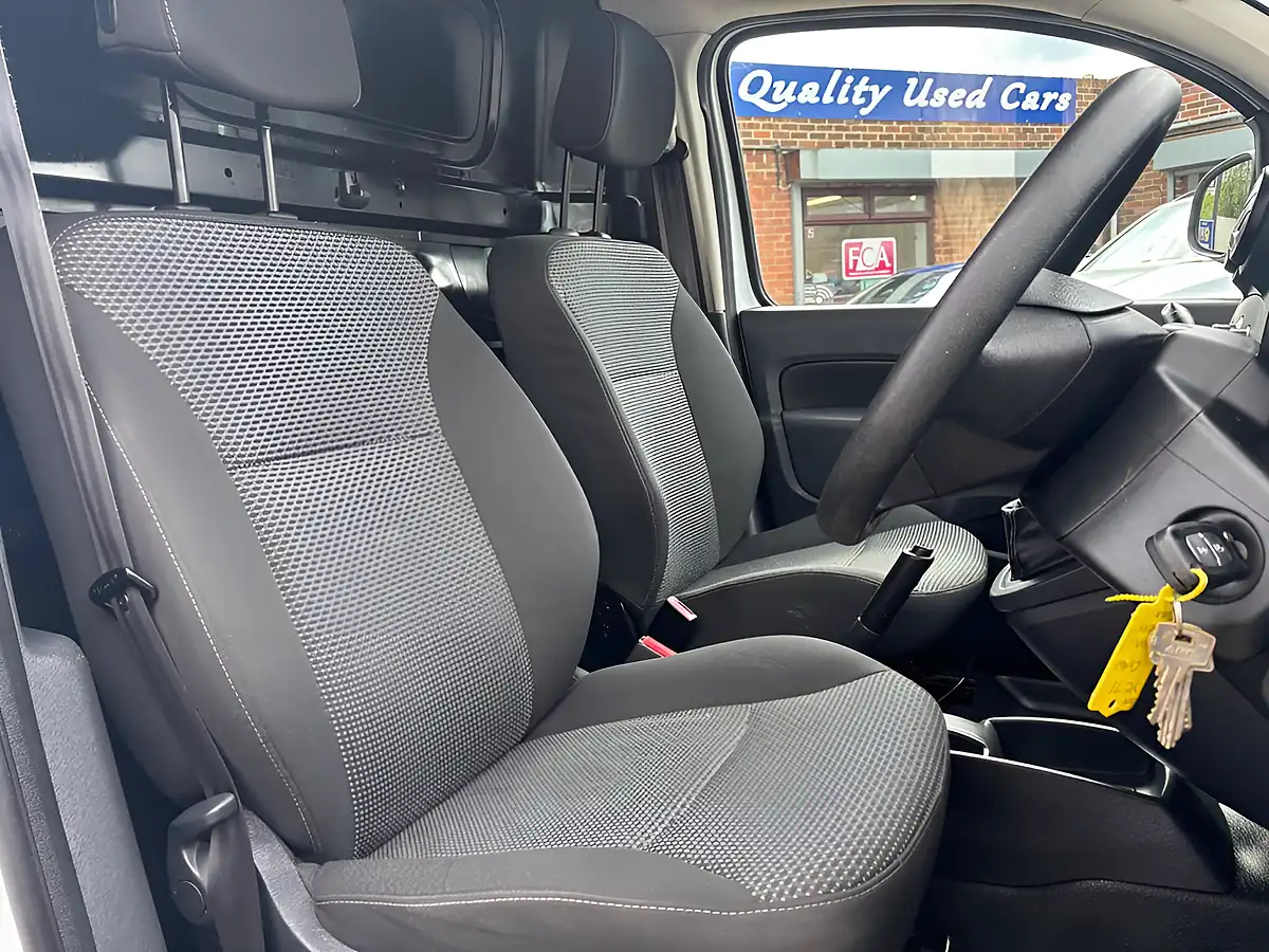 Used 2021 Mercedes-Benz Citan Pure L2 White - Interior and Exterior details 11