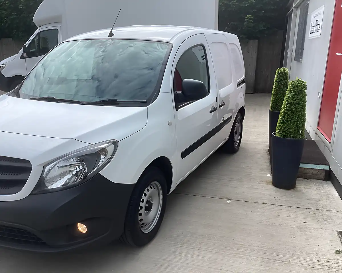 Used 2021 Mercedes-Benz Citan Pure White - Interior and Exterior details 15