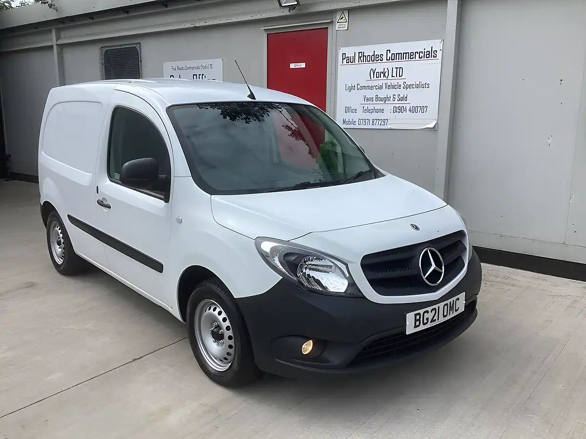Used 2021 Mercedes-Benz Citan Pure White - Interior and Exterior details 5