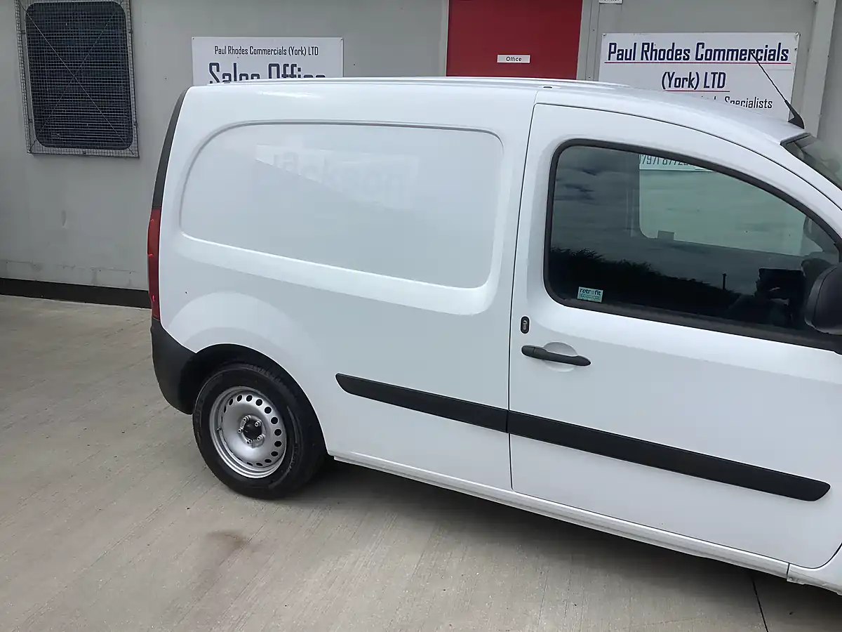 Used 2021 Mercedes-Benz Citan Pure White - Interior and Exterior details 9