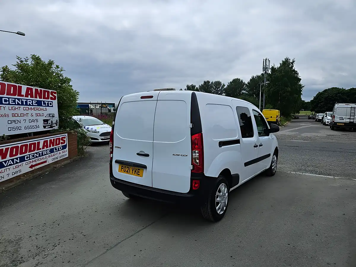 Used 2021 Mercedes-Benz Citan Pure White - Interior and Exterior details 8