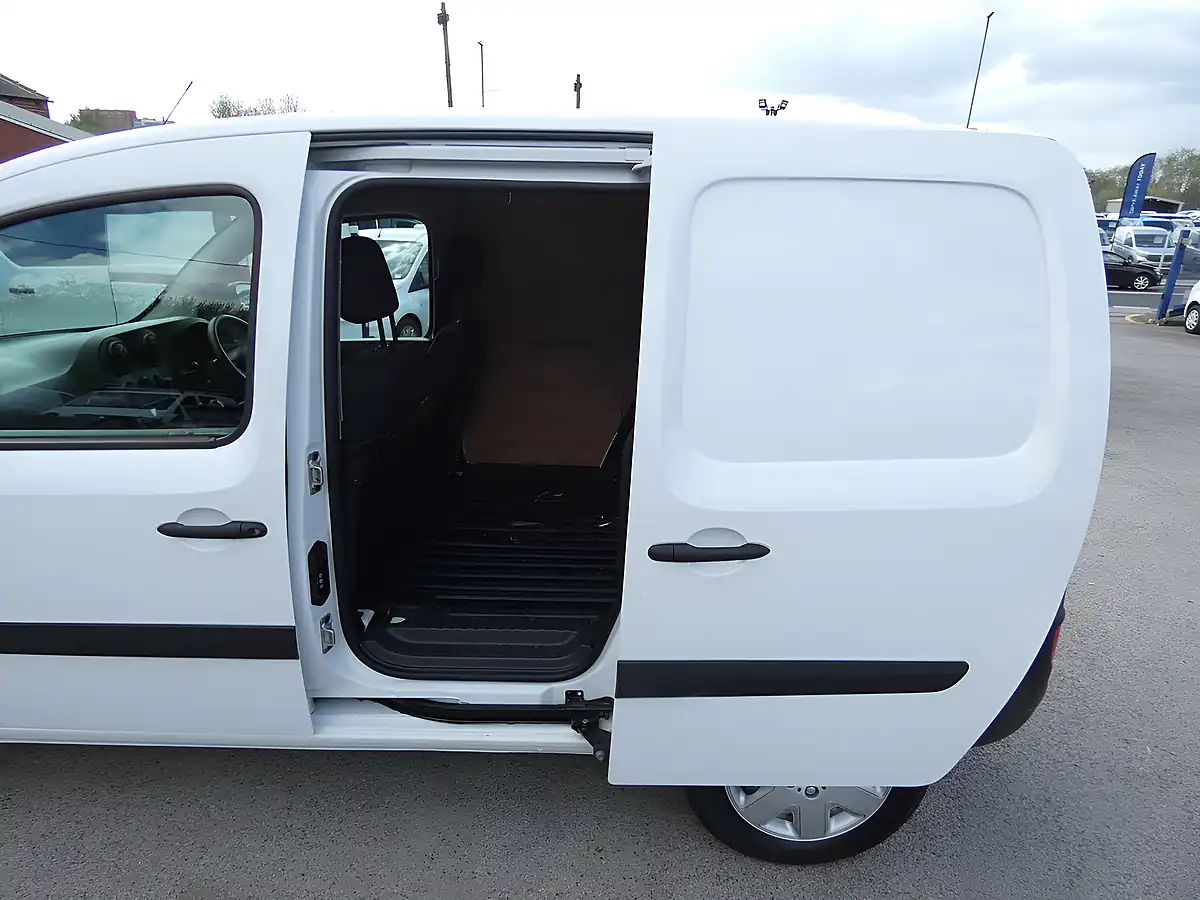 Used 2021 Mercedes-Benz Citan Pure White - Interior and Exterior details 11