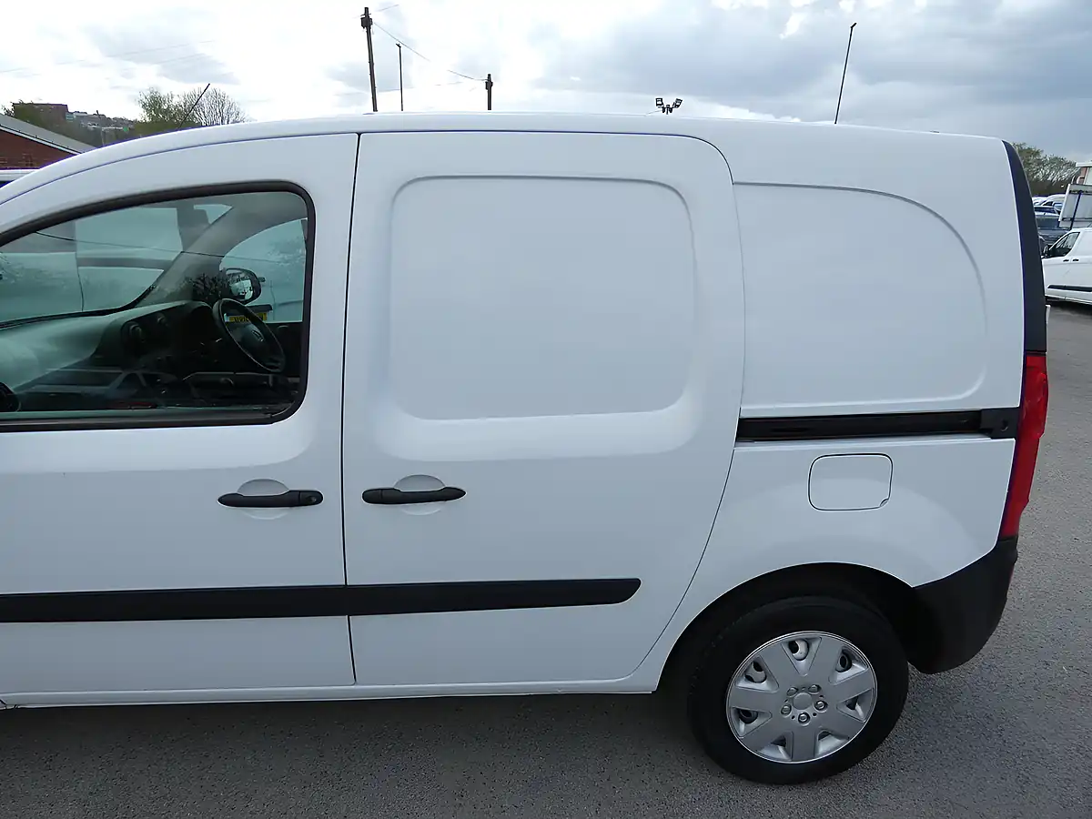 Used 2021 Mercedes-Benz Citan Pure White - Interior and Exterior details 13