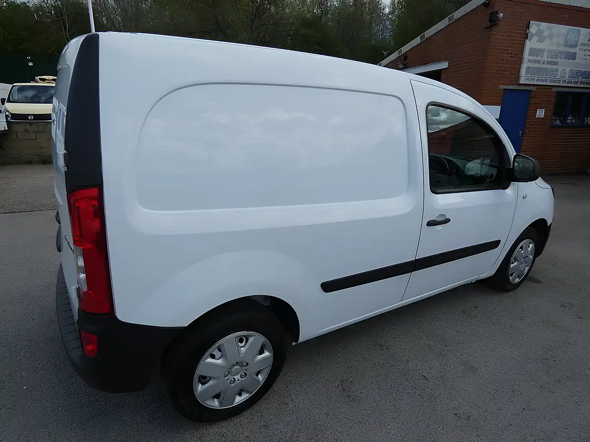 Used 2021 Mercedes-Benz Citan Pure White - Interior and Exterior details 14