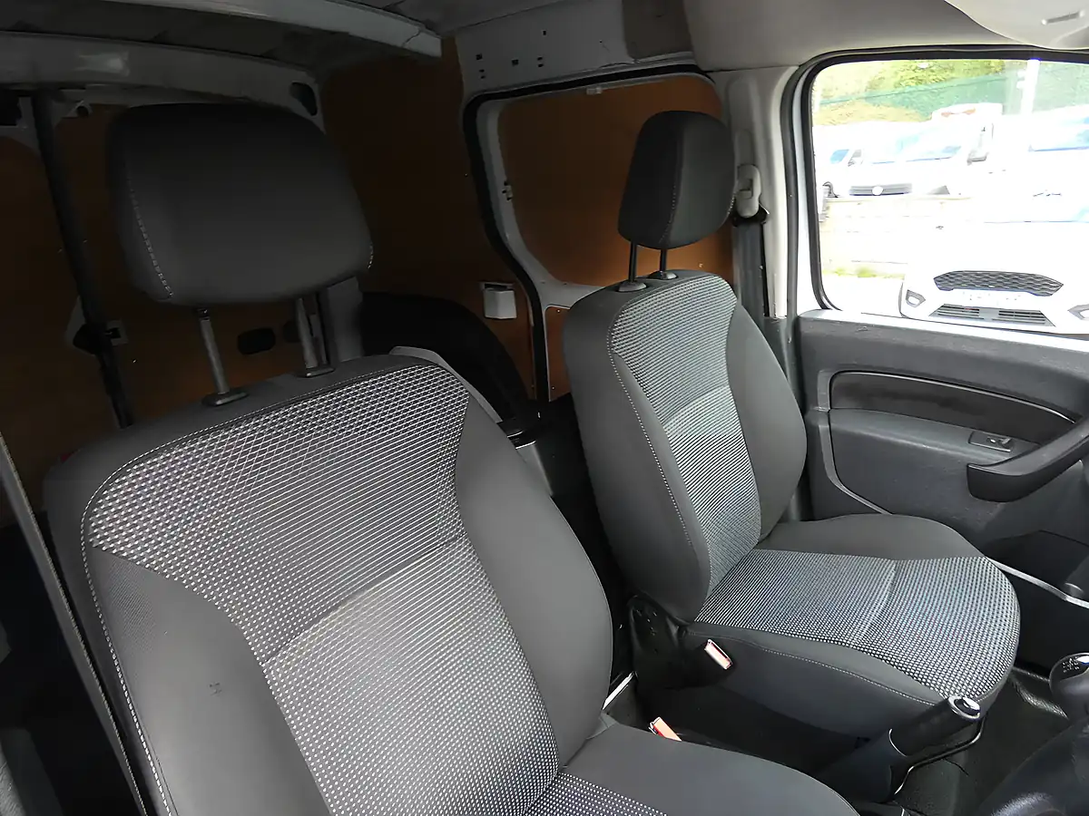 Used 2021 Mercedes-Benz Citan Pure White - Interior and Exterior details 16