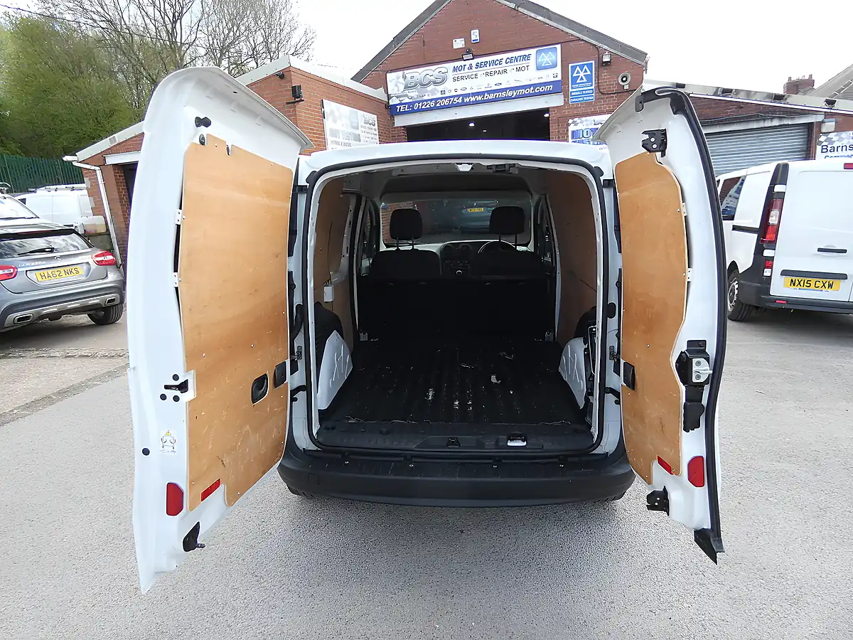 Used 2021 Mercedes-Benz Citan Pure White - Interior and Exterior details 20
