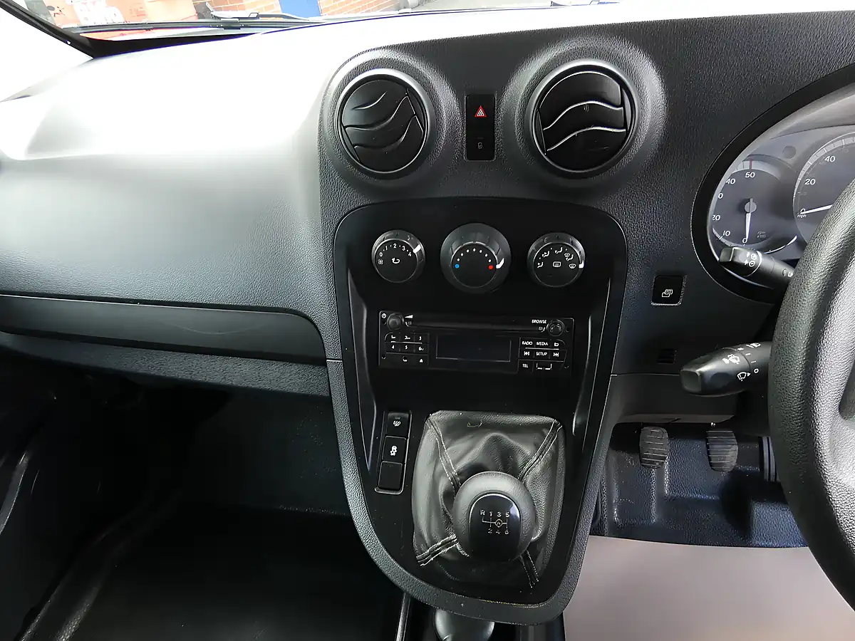 Used 2021 Mercedes-Benz Citan Pure White - Interior and Exterior details 8